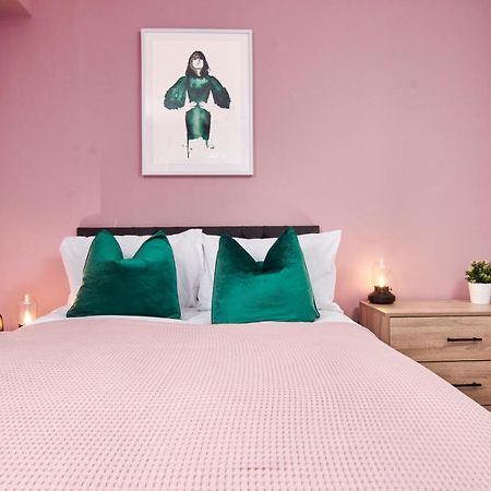 Stunning Two Bedroom Apartment By Purestay Short Lets & Serviced Accommodation Warwickshire With Parking 埃文河畔斯特拉特福 外观 照片