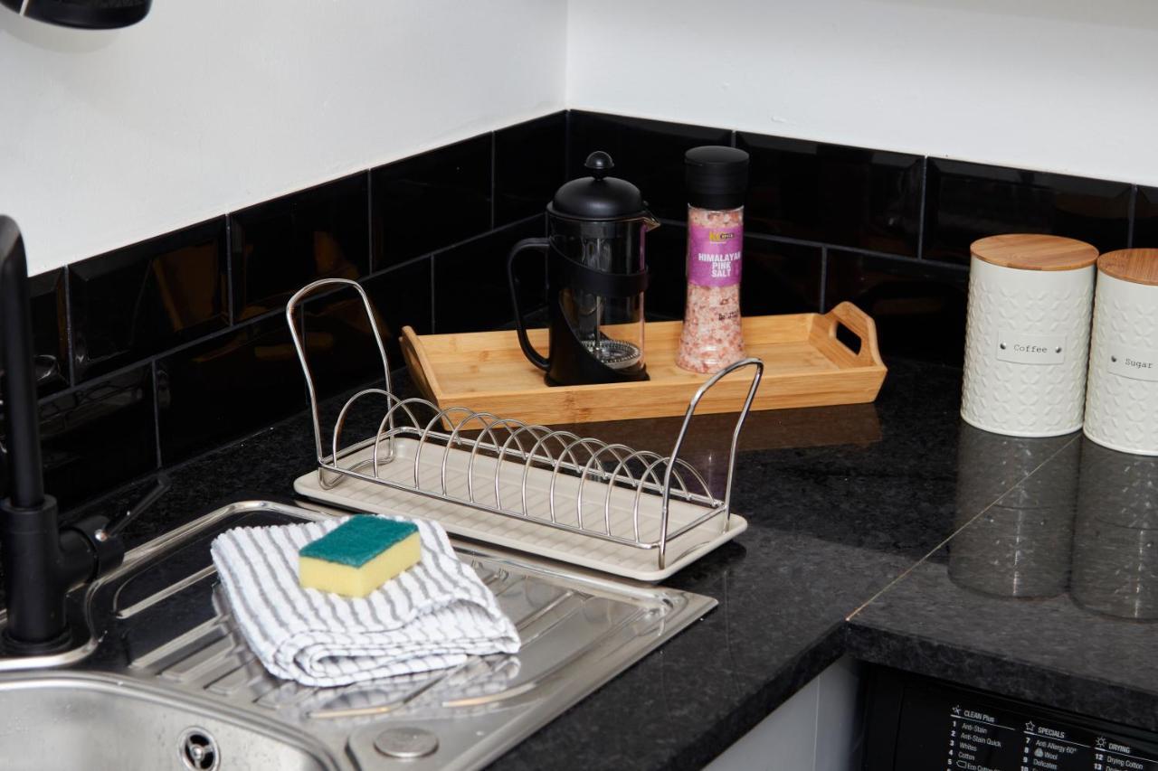 Stunning Two Bedroom Apartment By Purestay Short Lets & Serviced Accommodation Warwickshire With Parking 埃文河畔斯特拉特福 外观 照片
