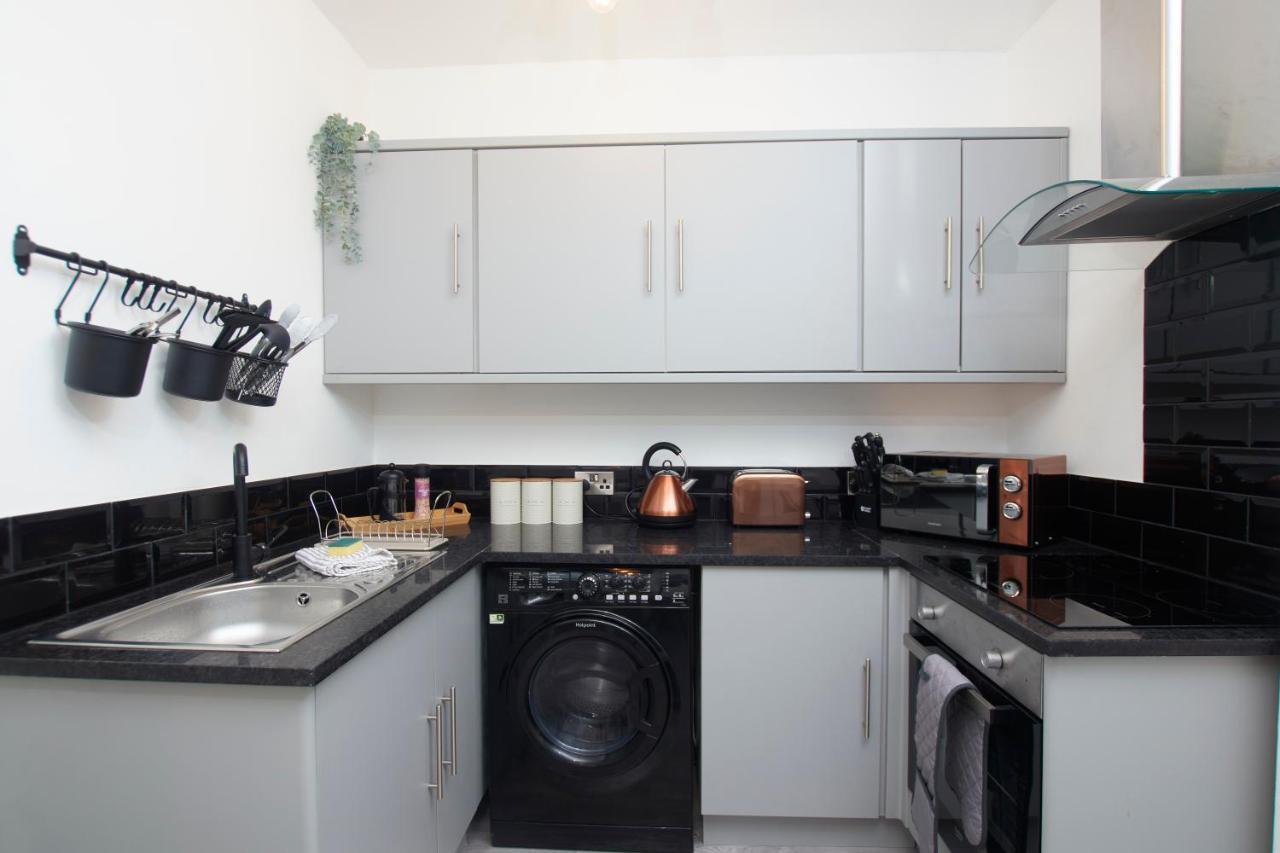 Stunning Two Bedroom Apartment By Purestay Short Lets & Serviced Accommodation Warwickshire With Parking 埃文河畔斯特拉特福 外观 照片